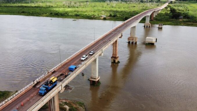 reparos-ponte-sobre-o-rio-paraguai-foto-saul-schramm-28-730x480